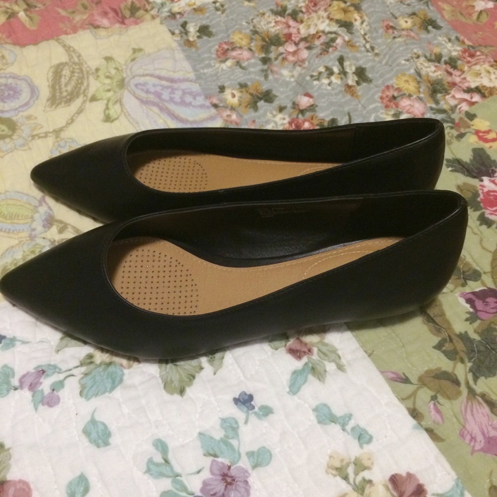 NWT Comfortview Black Pointed Toe Flat Shoes - Picture 2 of 7